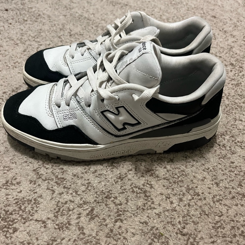 New Balance 550 Youth 6.5 Black and White Retro Sneakers